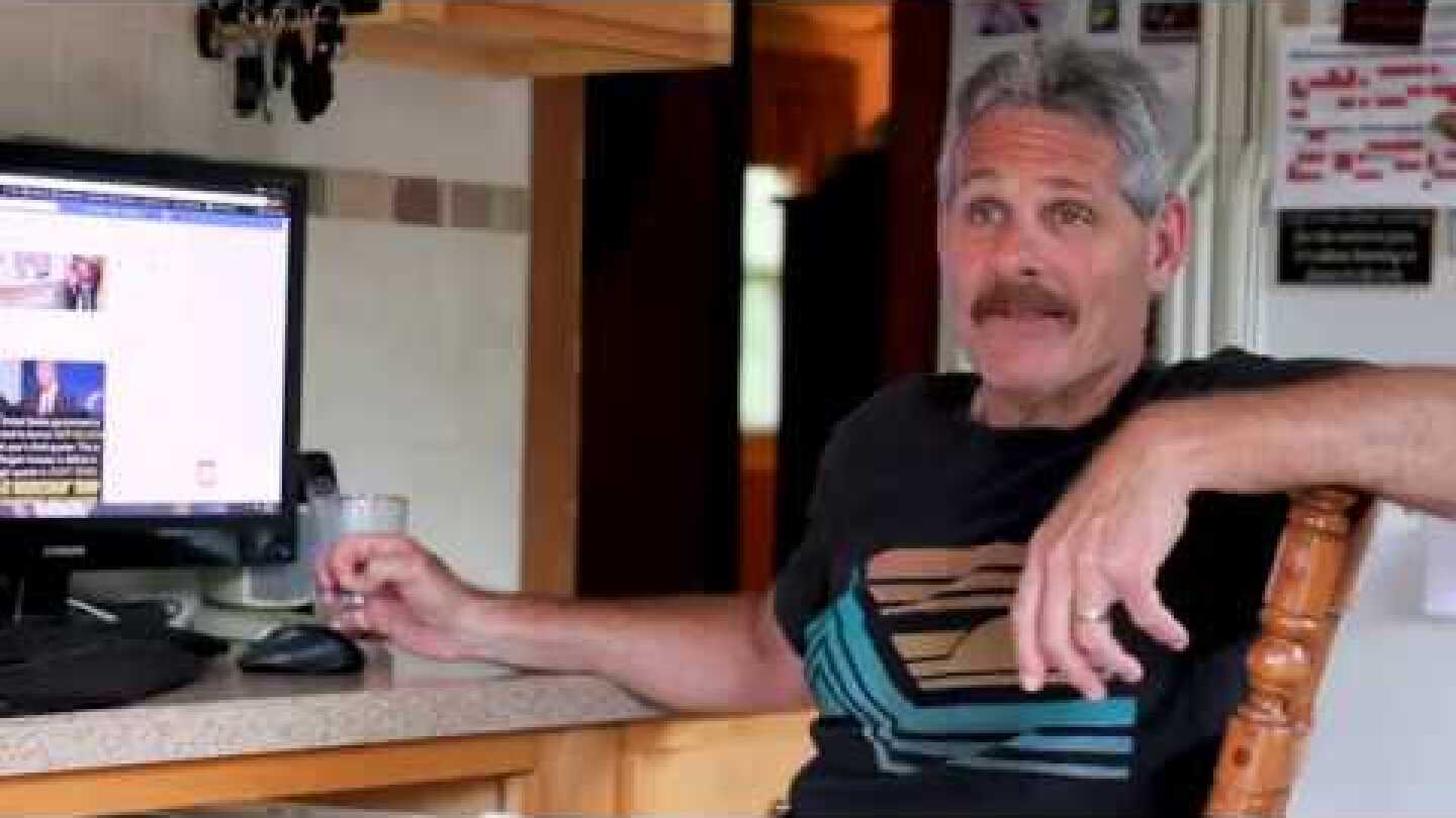 My Dad, the Facebook Addict (2019)