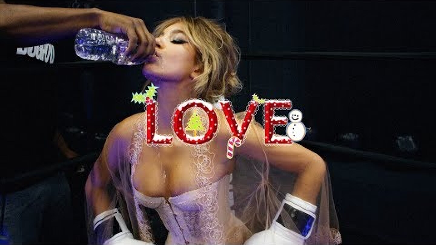 30th December | Cami Morrone by Phil Poynter | Love Advent 2017