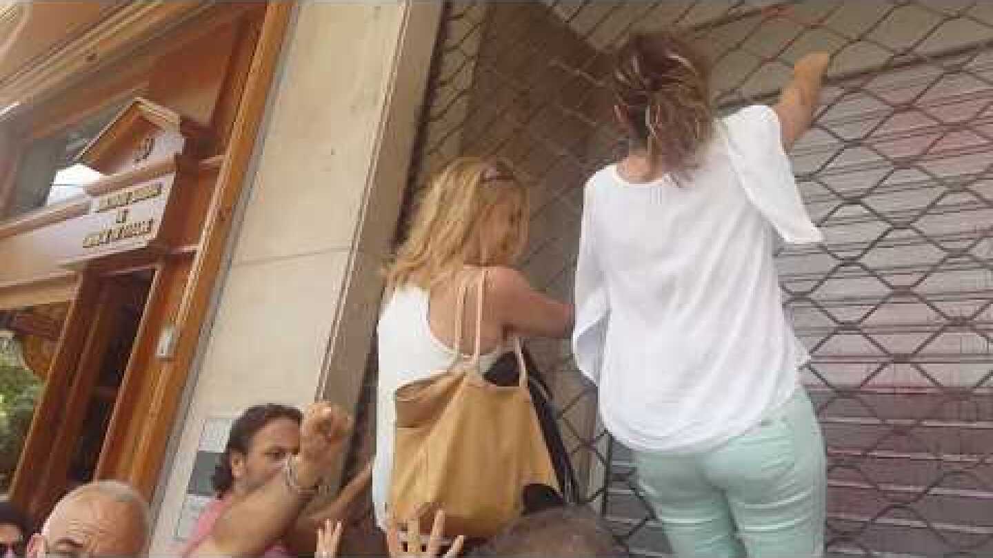 Athens Voice-Βοήθεια στο σπίτι: Διαμαρτυρία II