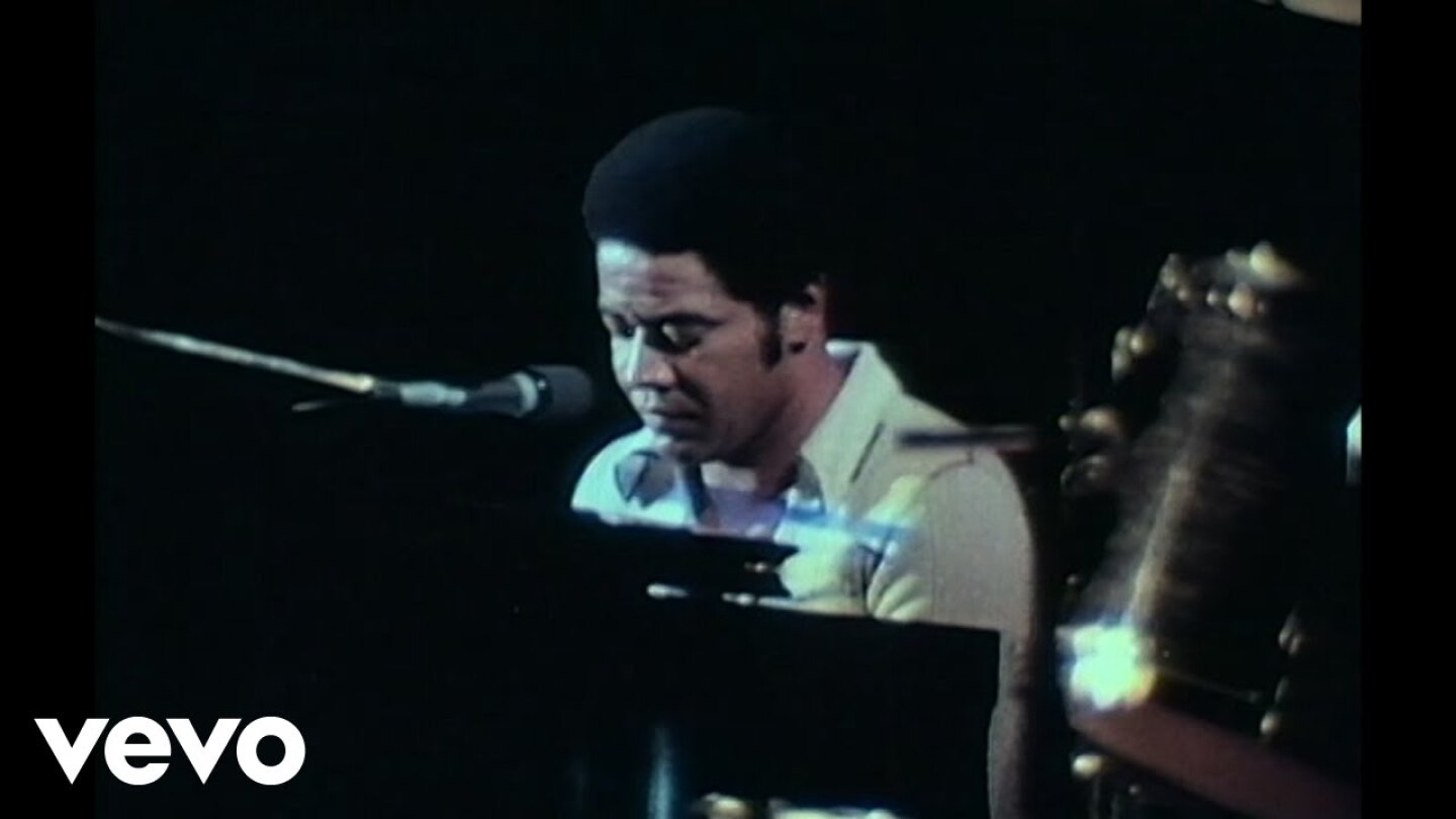 Bill Withers - Lean On Me (Live in Chicago, 1972)