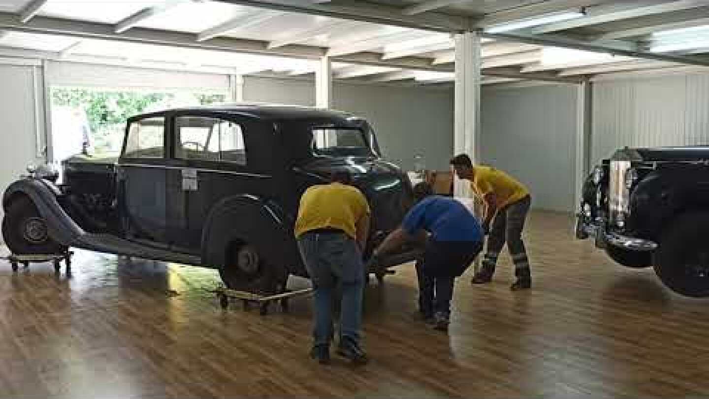 Η συντήρηση των αυτοκινήτων της πρώην βασιλικής οικογένειας στο κτήμα Τατοΐου