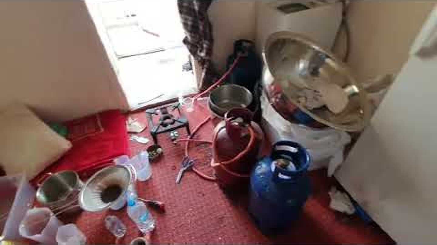 Εντοπίσθηκε πλήρως εξοπλισμένο εργαστήριο παρασκευής κρυσταλλικής μεθαμφεταμίνης