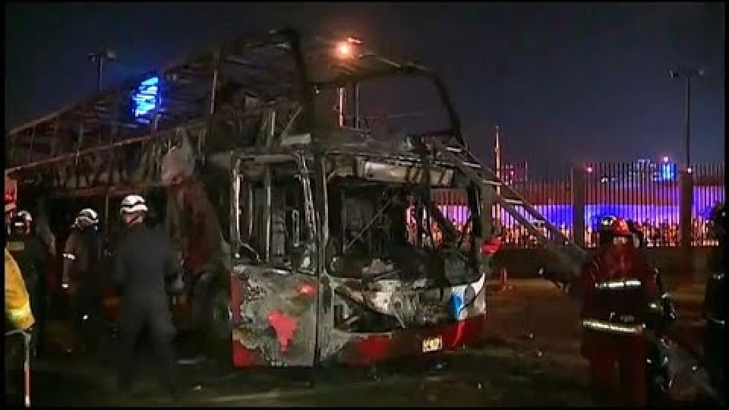 Incendio de un autobús en Lima deja sin vida a 20 personas