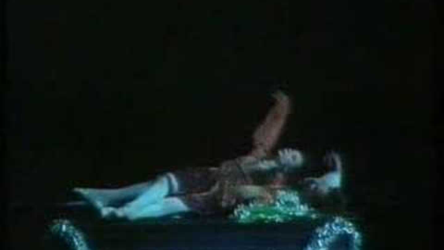 Nureyev choreographs & dances Romeo 6/6 - Finale