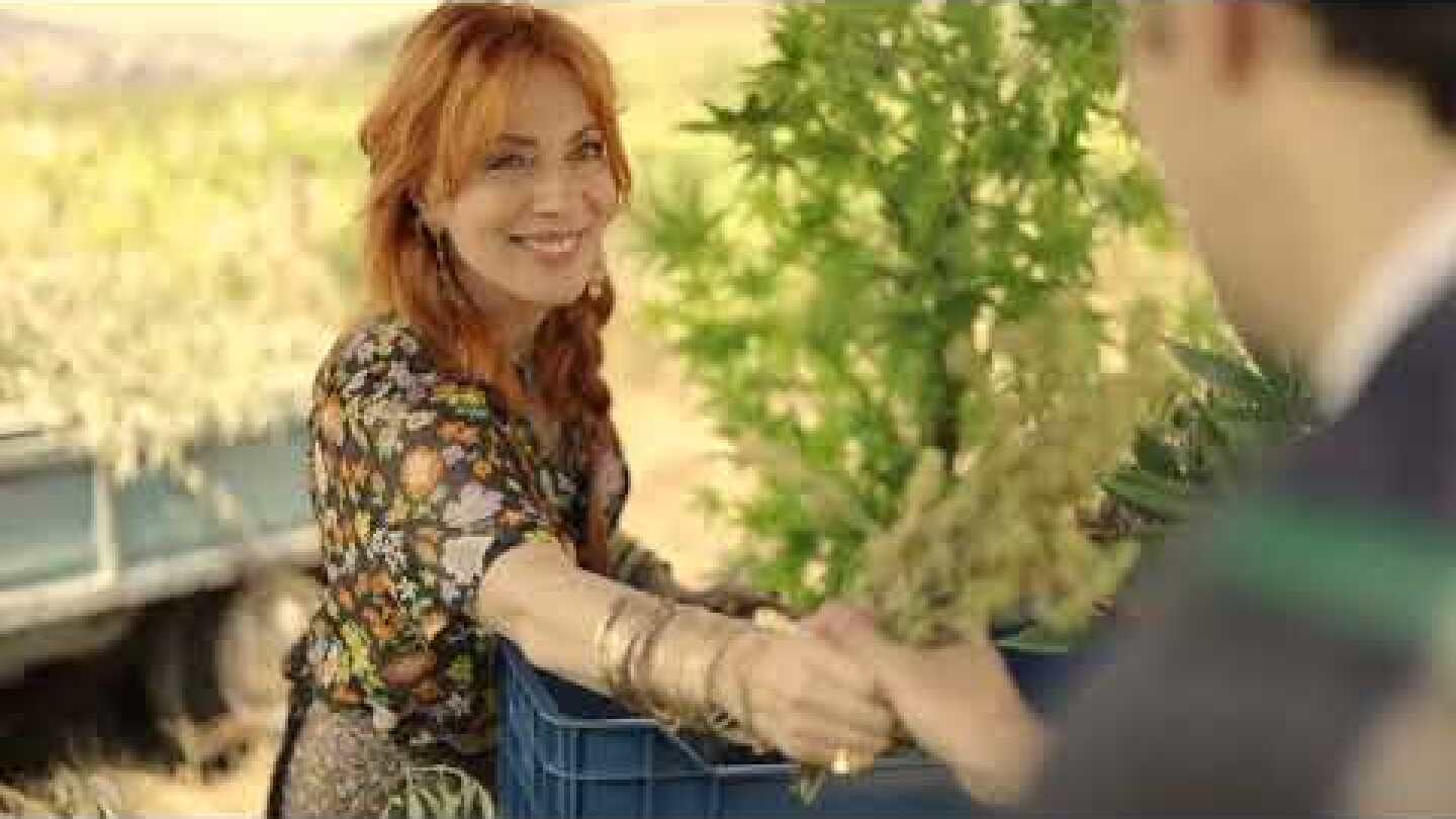 Η ΜΑΡΙΧΟΥΑΝΑ ΤΗΣ ΜΑΜΑΣ ΕΙΝΑΙ Η ΚΑΛΥΤΕΡΗ του Ντάριο Φο σε σκηνοθεσία Σμαράγδας Καρύδη, στο Θέατρο ΗΒΗ