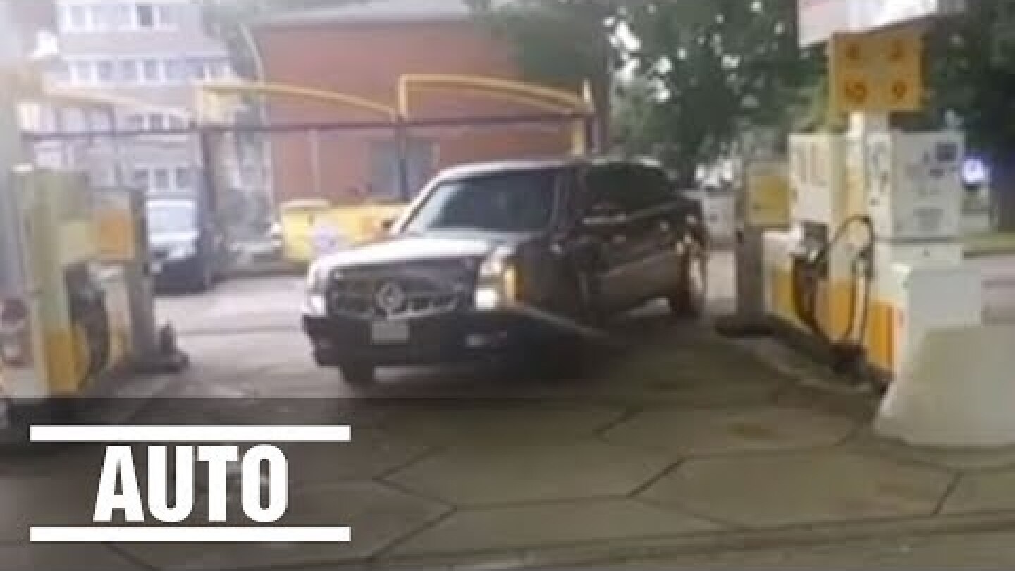 Trumps "Beast" Cadillac an der Tankstelle vorm G20 / filled up with petrol in Hamburg