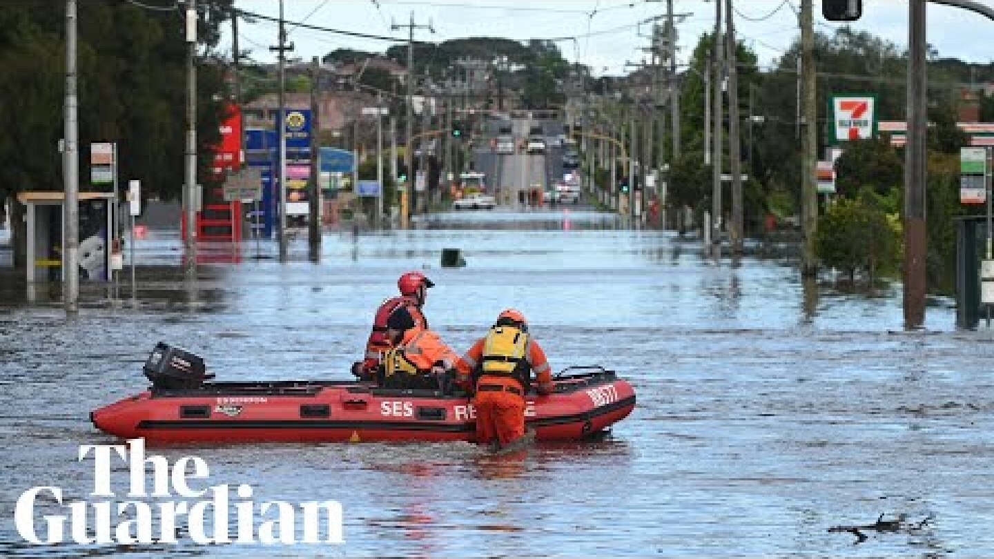 Australia floods: thousands ordered to evacuate as floods hit Victoria and Tasmania