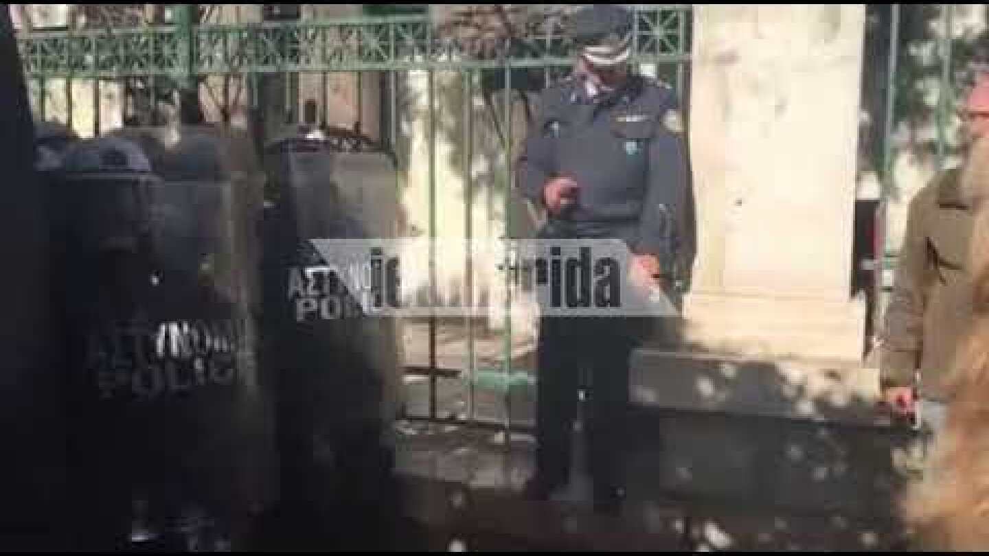 iefimeria.gr -Eπεισόδια ΠΟΕΔΗΝ-ΜΑΤ έξω από το Μαξίμου 2