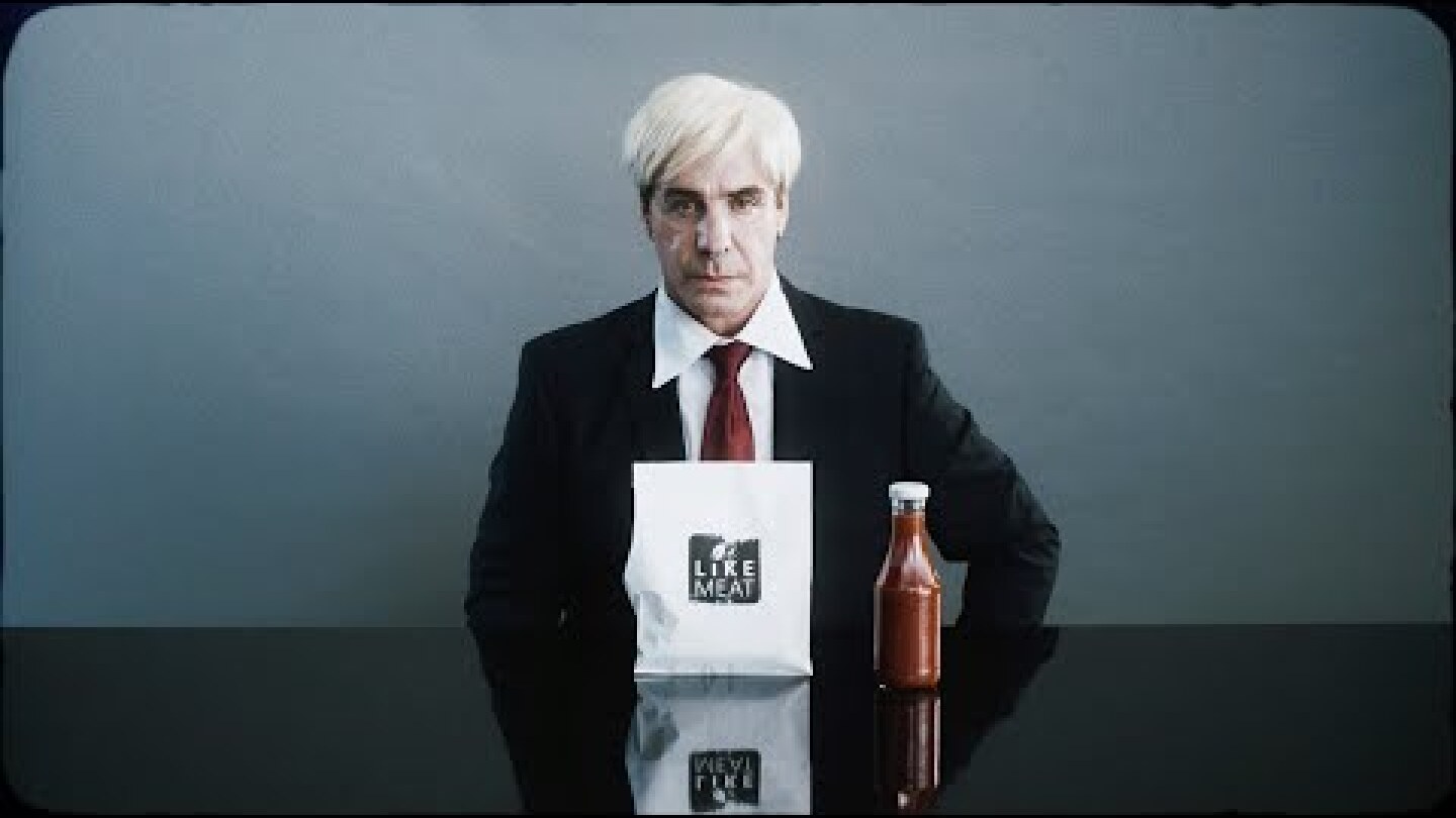 Till Lindemann (Rammstein) isst Pflanzen-Burger von LikeMeat – So schmeckt #Veganuary