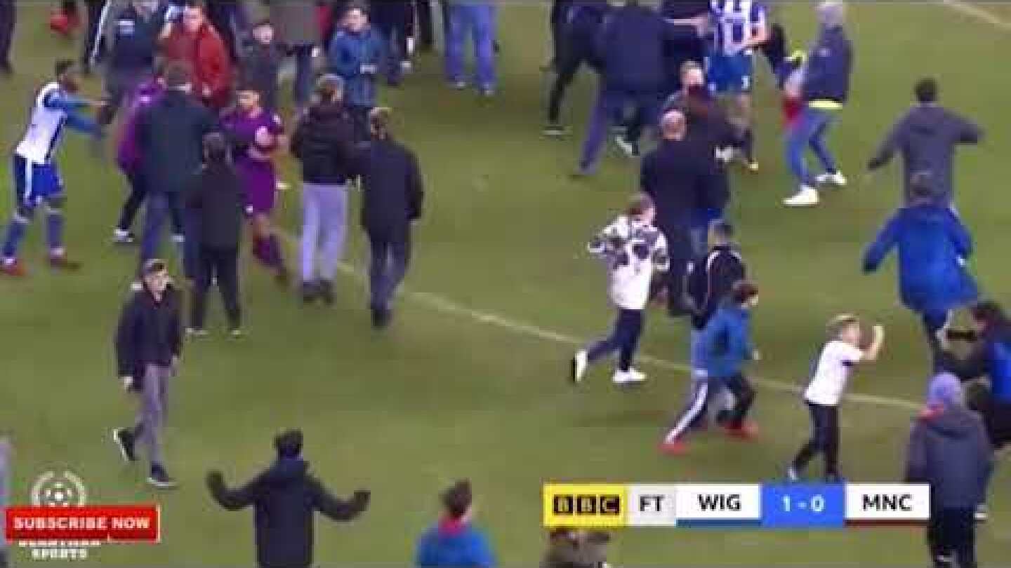 AGUERO Fighting With Wigan Fans At Full Time (PITCH INVASION)