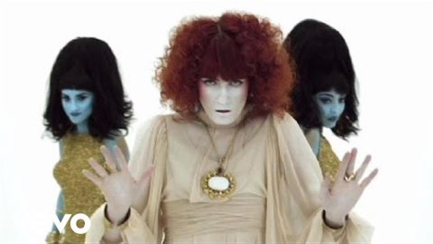 Florence + The Machine - Dog Days Are Over (2010 Version)