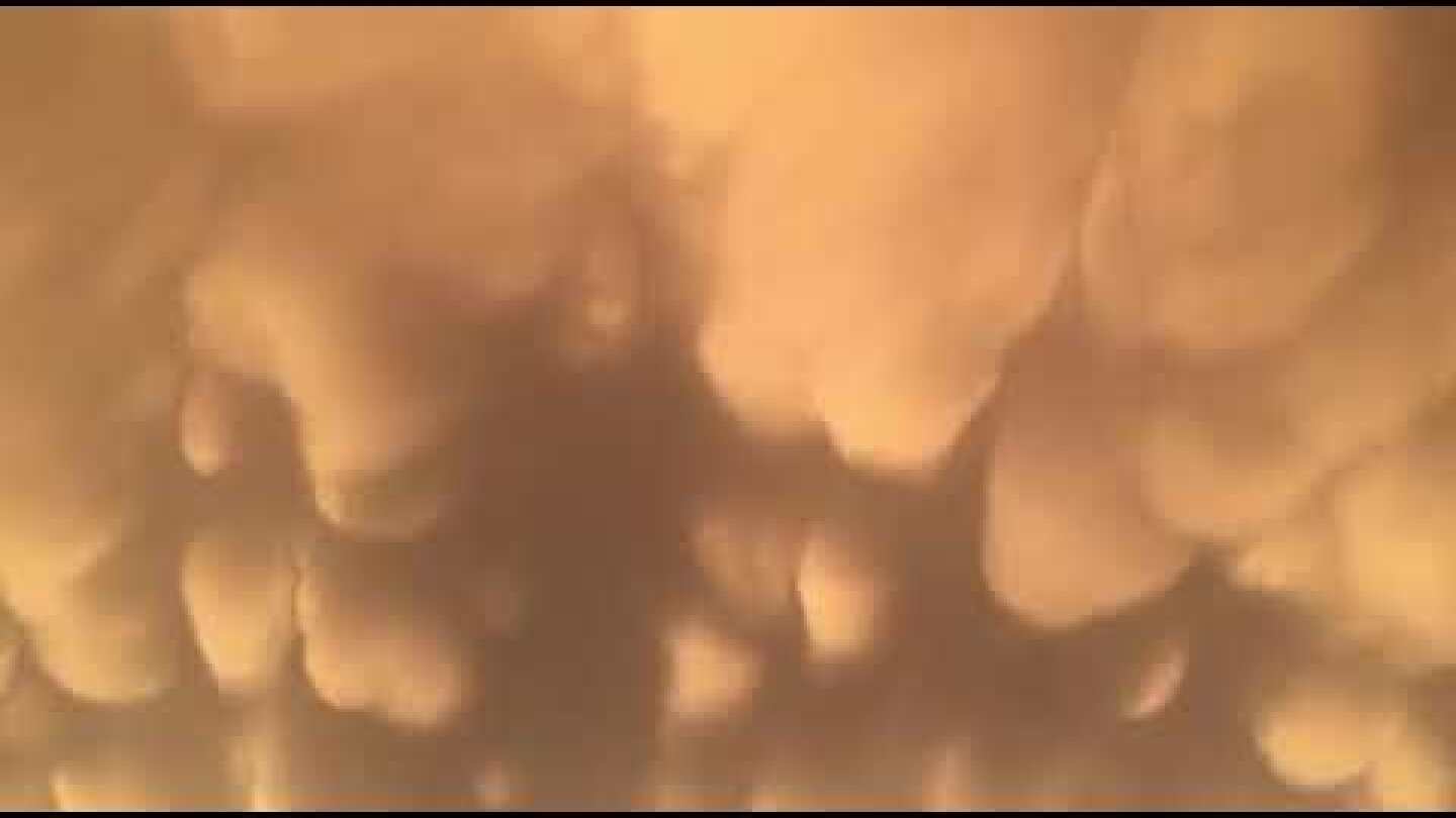 Εντυπωσιακές εικόνες από τον ουρανό της Λάρισας