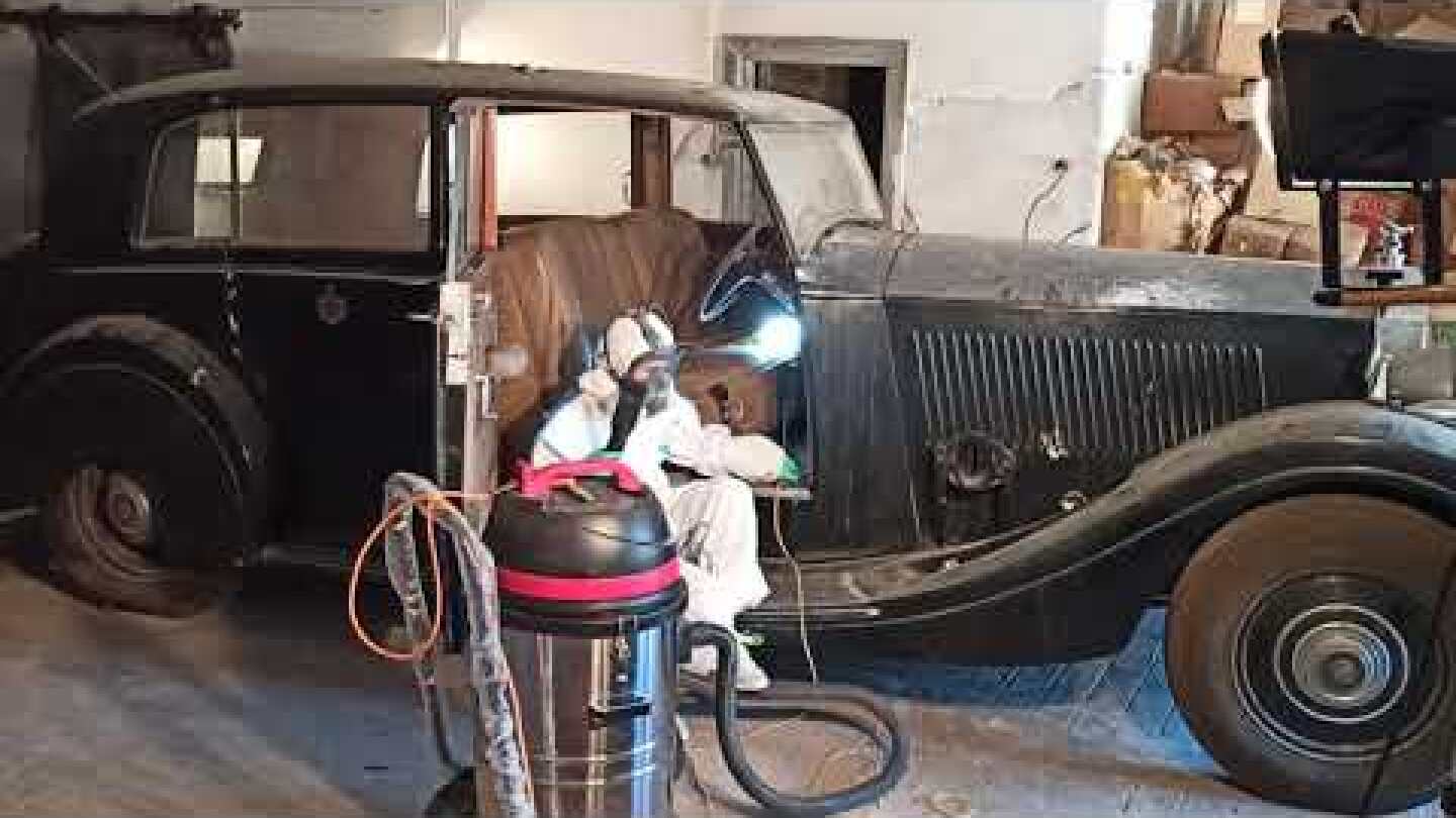 Η συντήρηση των αυτοκινήτων της πρώην βασιλικής οικογένειας στο κτήμα Τατοΐου