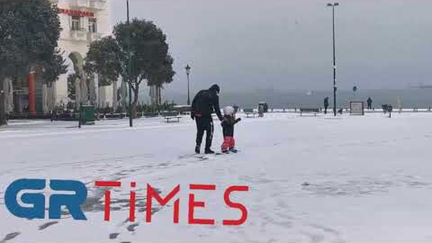 Snowboard στην Πλατεία Αριστοτέλους - GRTimes.gr