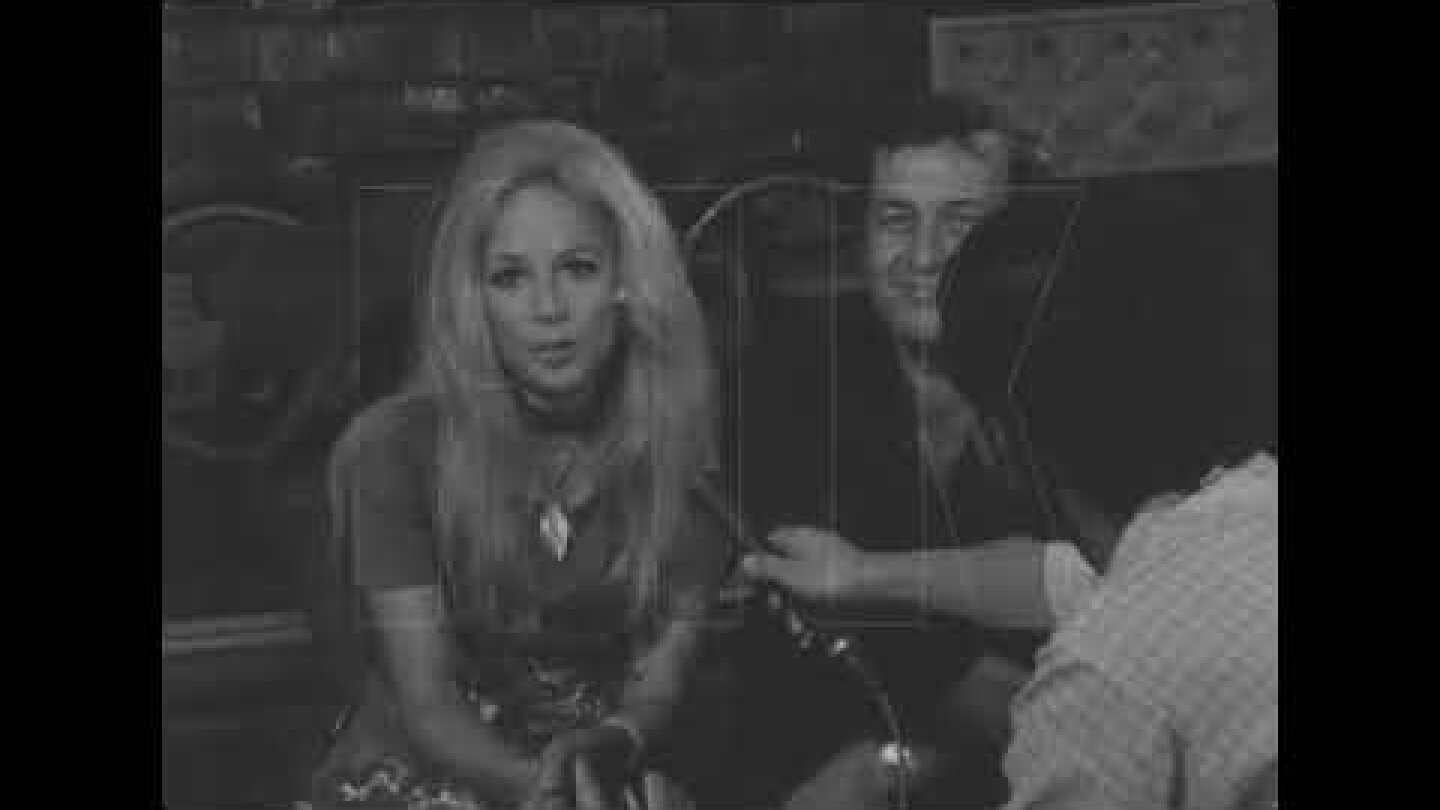 Η Αλίκη Βουγιουκλάκη και ο Δημήτρης Παπαμιχαήλ σε μια σπάνια συνέντευξη στη Κύπρο το 1970