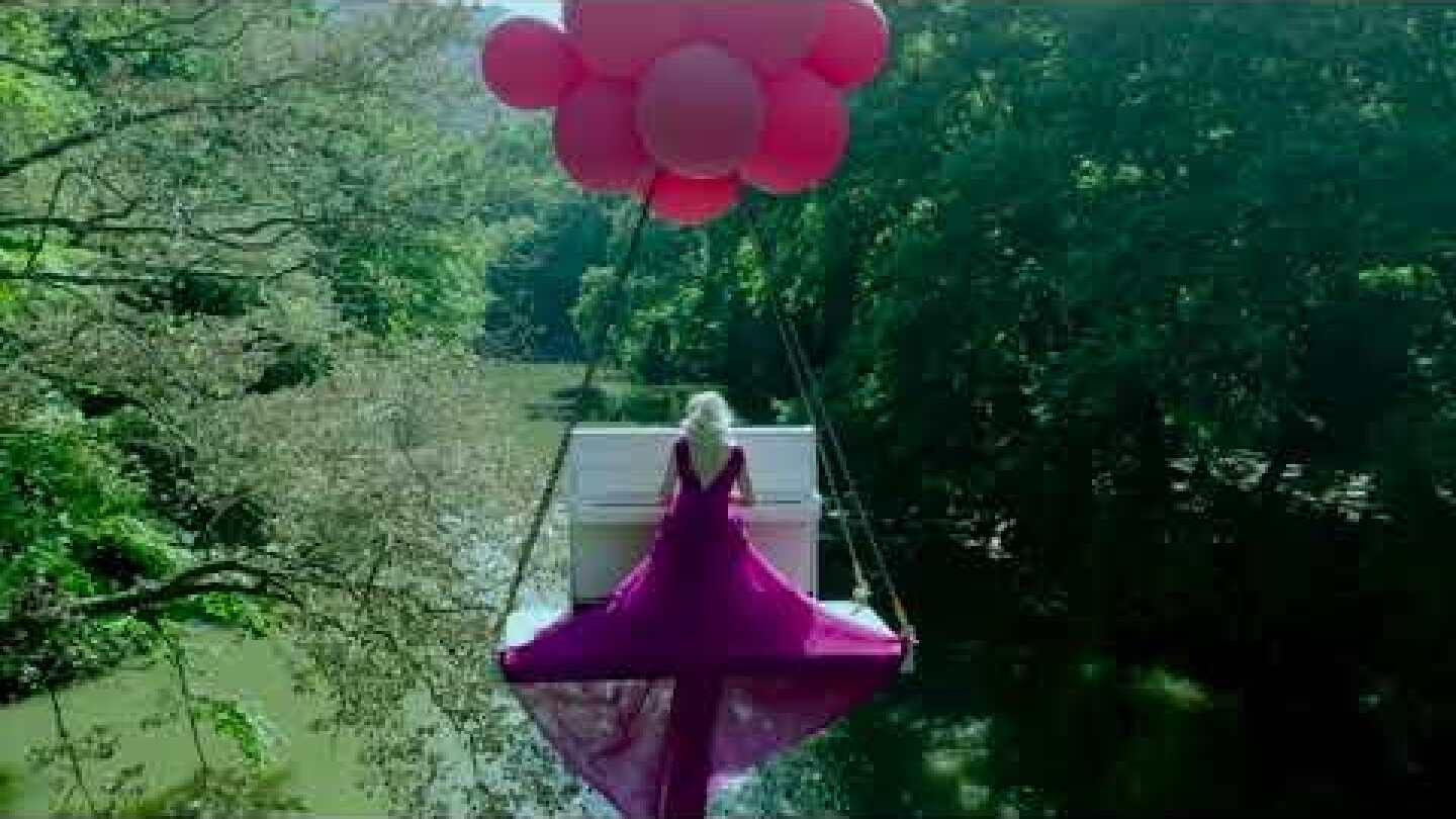 FLYING PIANO TEMPI-ΠΙΑΝΟ ΣΤΟΝ ΑΕΡΑ