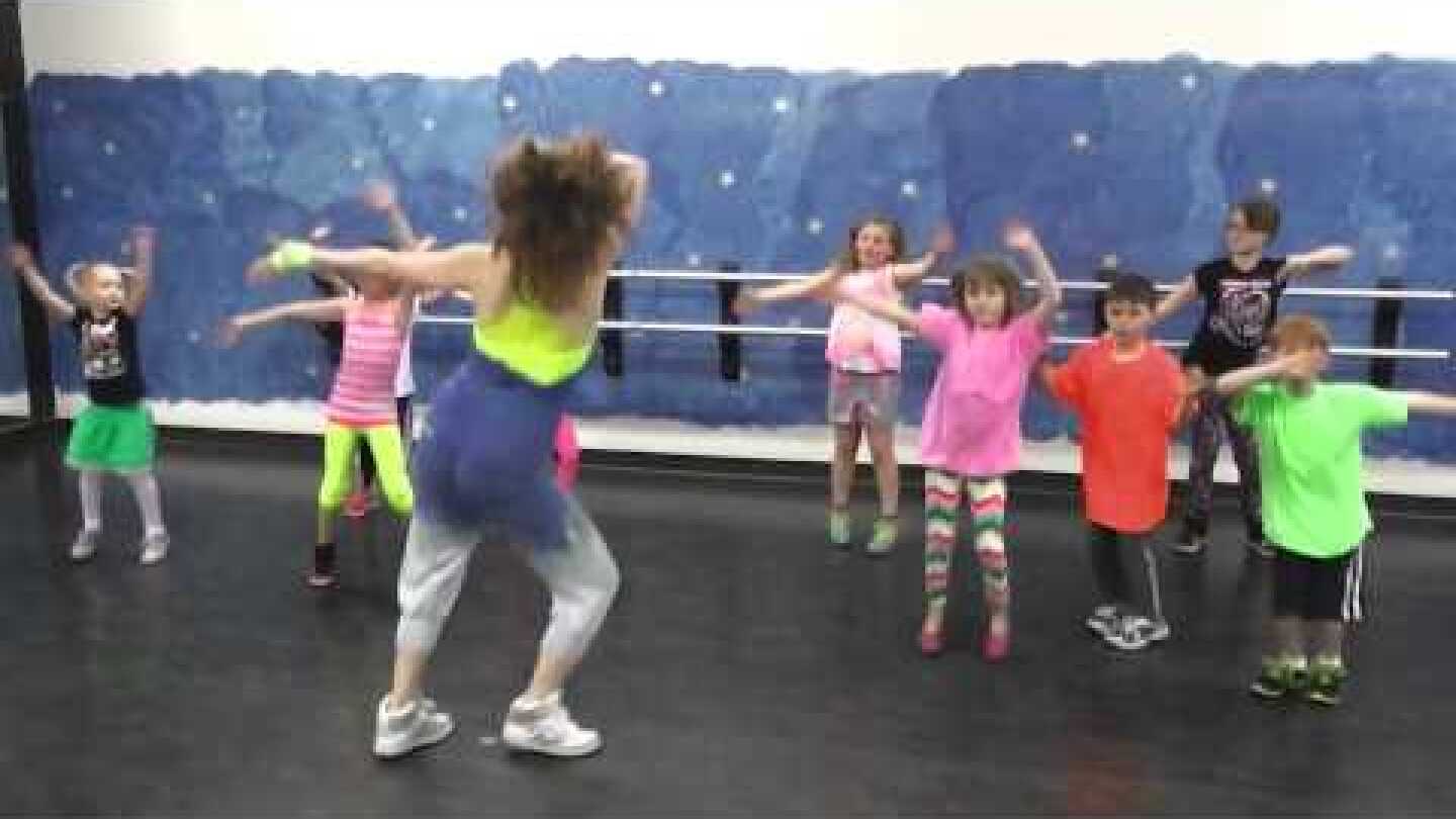 ZumbAtomic Warm up song---What Makes You Beautiful by One Direction