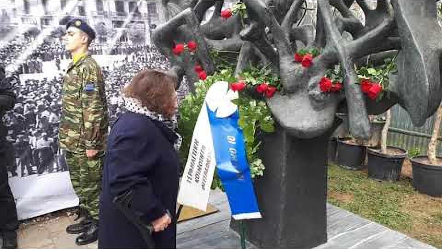 Thestival.gr Κατάθεση στεφάνων