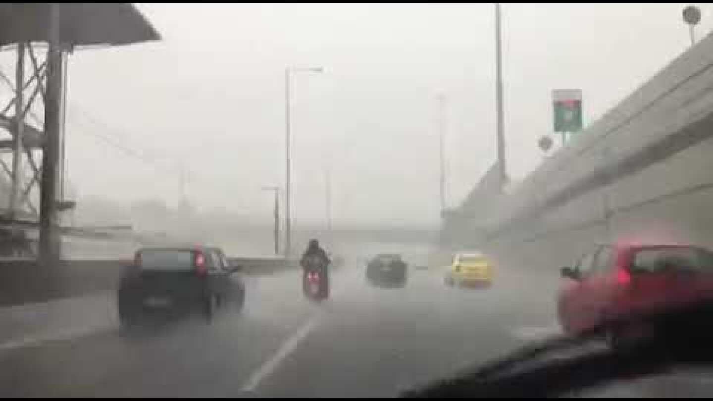 Καλοκαιρινό μπουρίνι στην Αθήνα