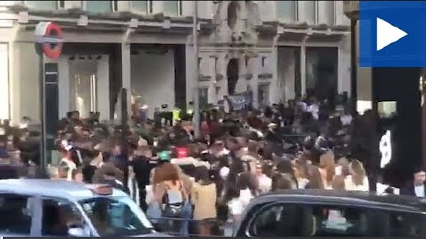 Chaotic scenes by Harrods as crowds of people head to pubs and bars