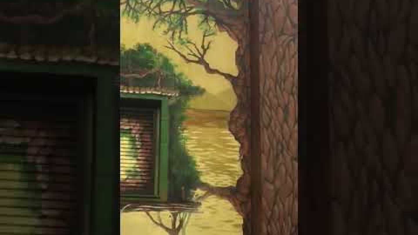 Down to earth - Graffity  σε κτίριο της Γλυφάδας από τον  BillyGee