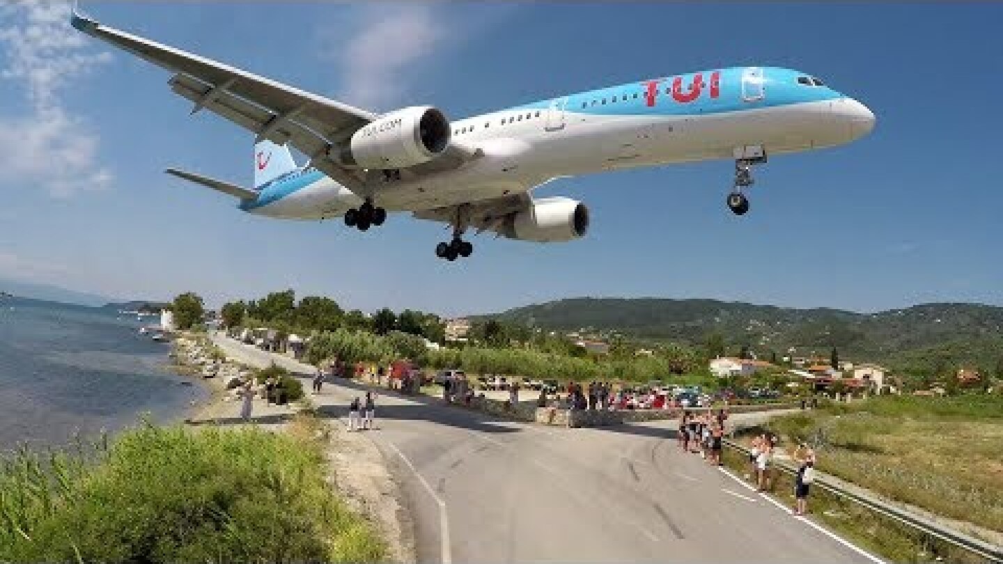 WTF!! Boeing 757 using the REVERSE GEAR - Skiathos Airport