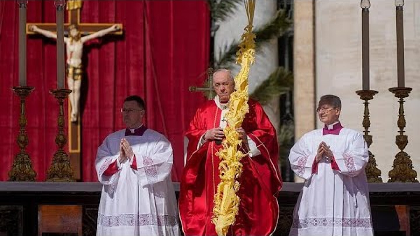 Pope Francis laments the “folly of war” in Palm Sunday address