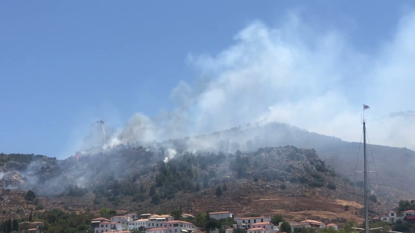 Φωτιά στην Ύδρα 3