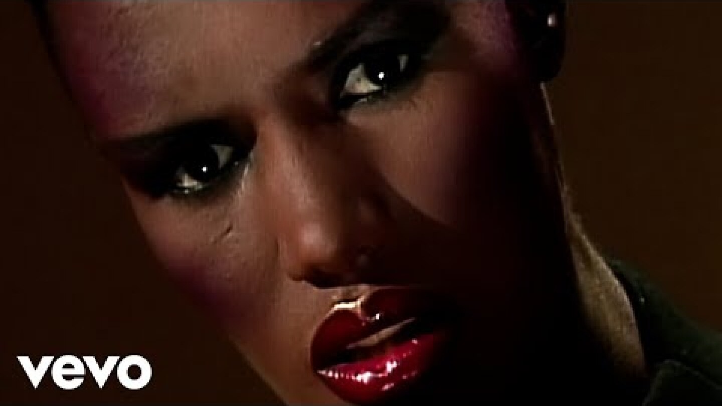 Grace Jones - I've Seen That Face Before (Libertango)