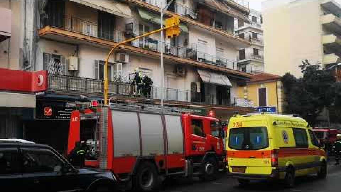 Φωτιά σε διαμέρισμα στη Λ.Στρατού - GRTimes.gr