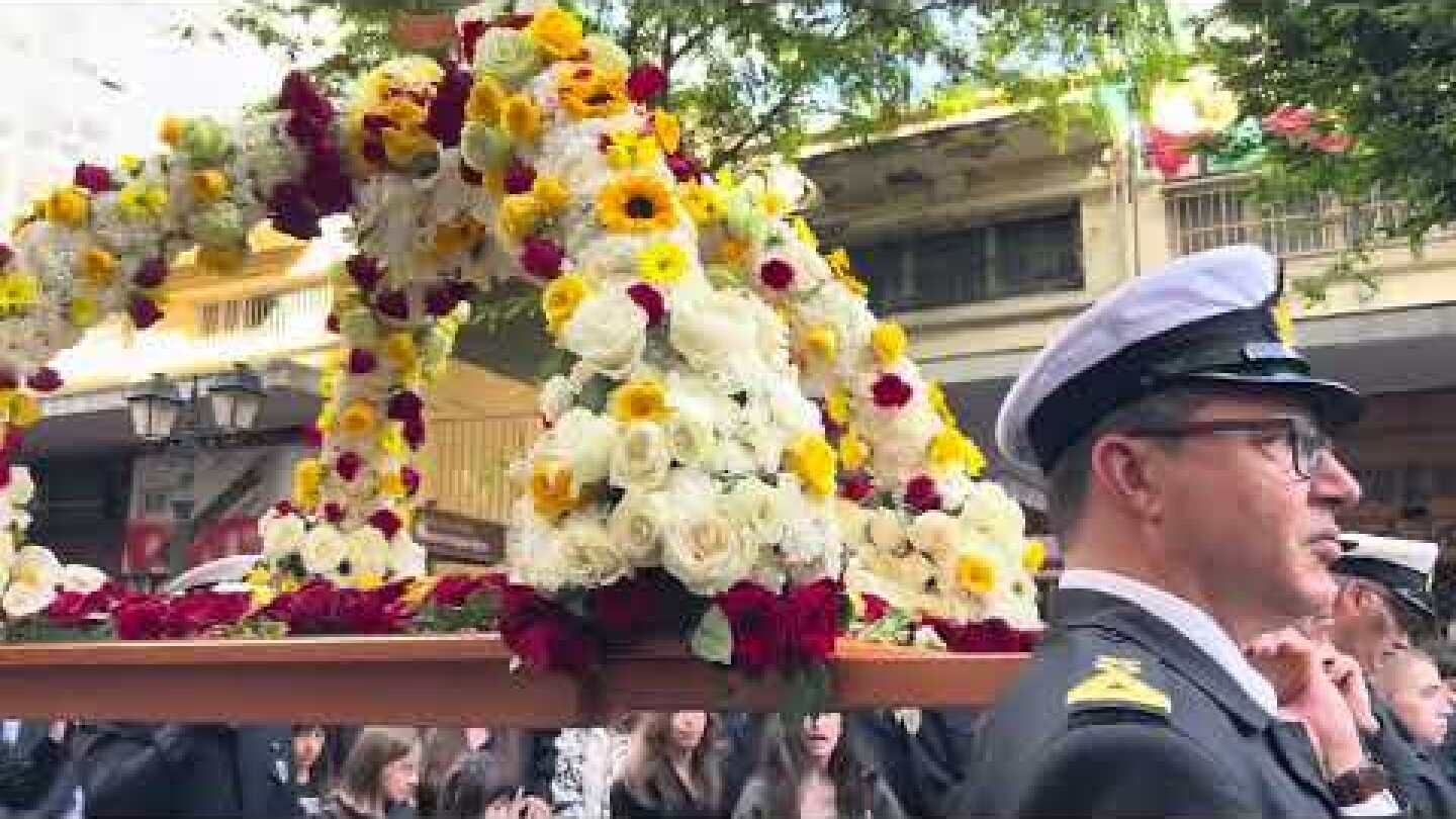 Thesstoday - Η περιφορά του πρωτου επιταφίου στη Θεσσαλονίκη