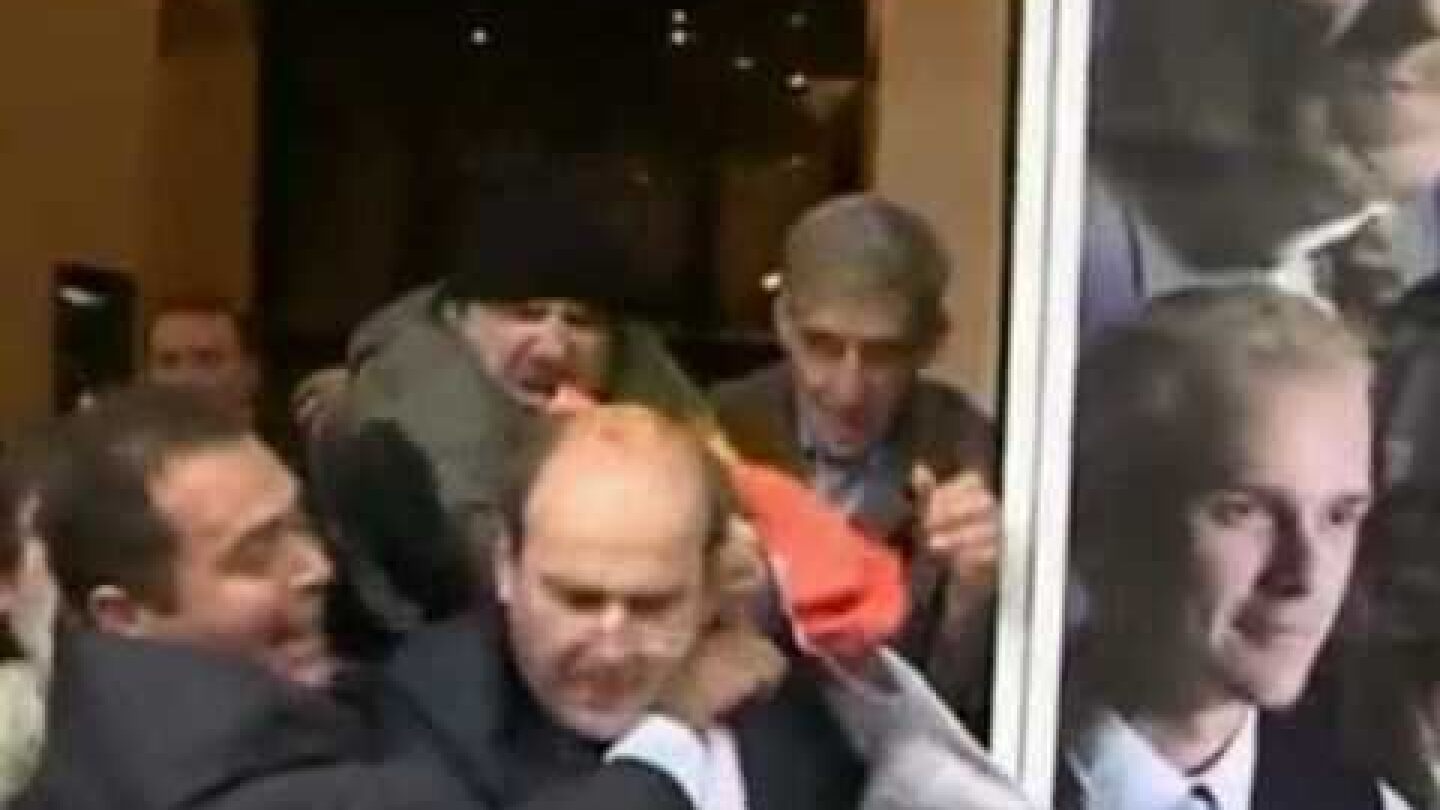 το ξύλο στον Κωστή Χατζηδάκη