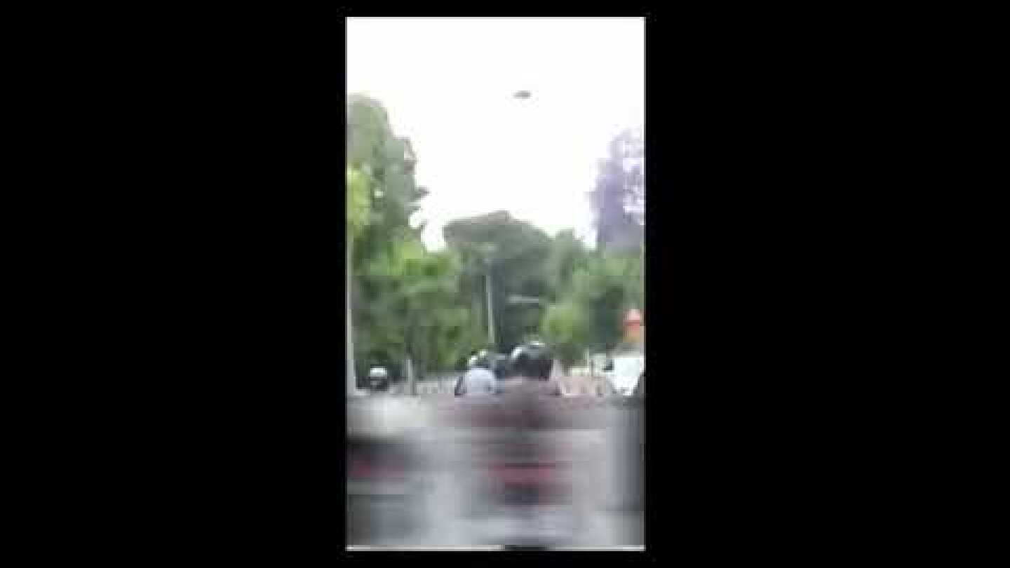 iefimerida.gr Τρικάκια του Ρουβίκωνα έξω από το Μέγαρο Μαξίμου