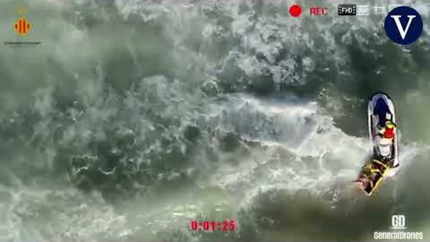 Un dron lanza un salvavidas y evita que un niño de 14 años se ahogue en una playa de Sagunto
