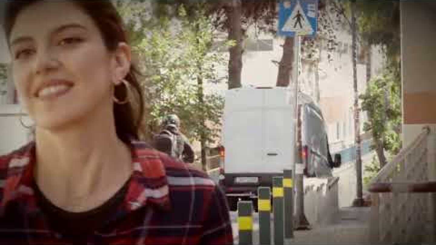 Tito Baden - Σαν μπούκλα στο μαλλί της (Official Video Clip)