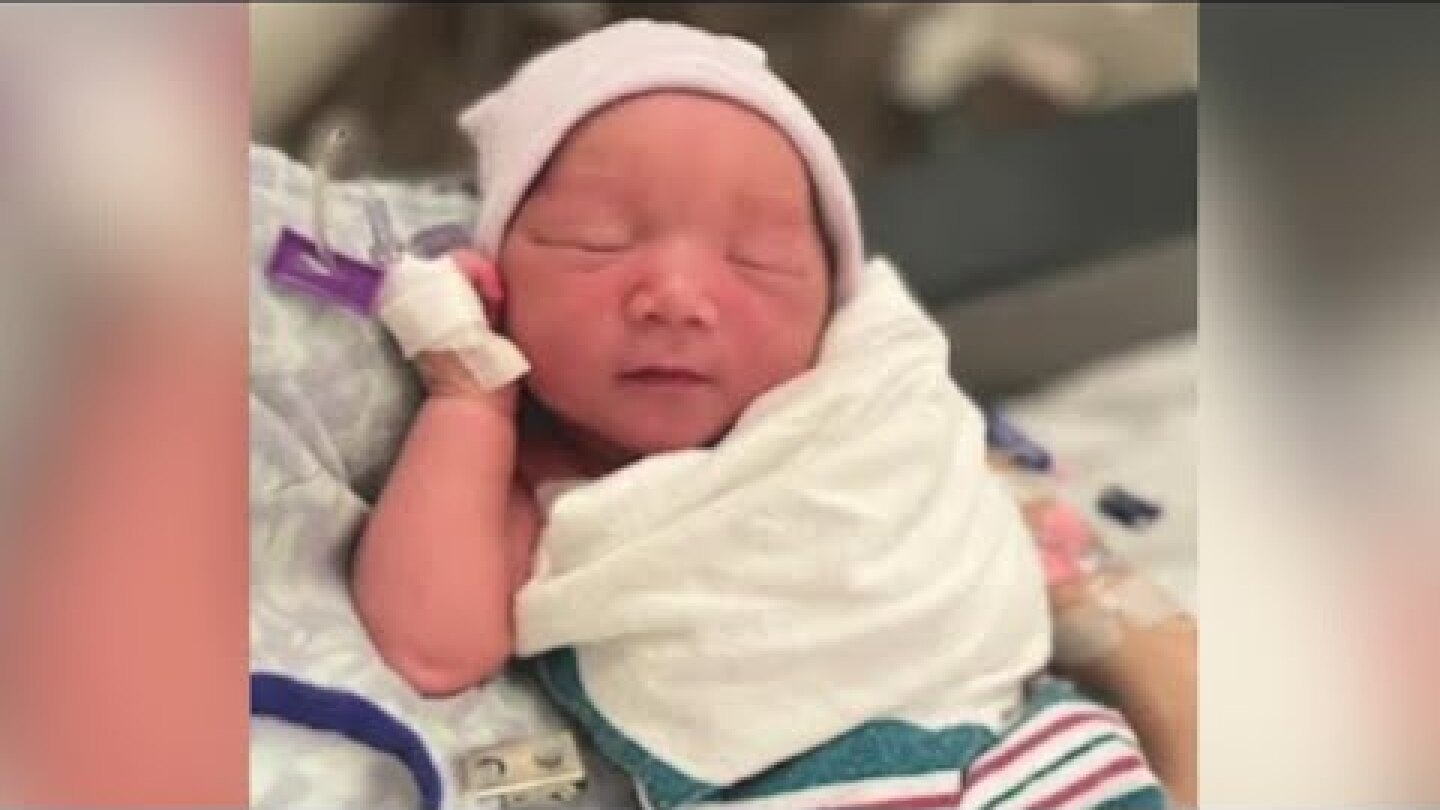 Frontier Airlines flight attendant delivers baby mid-flight