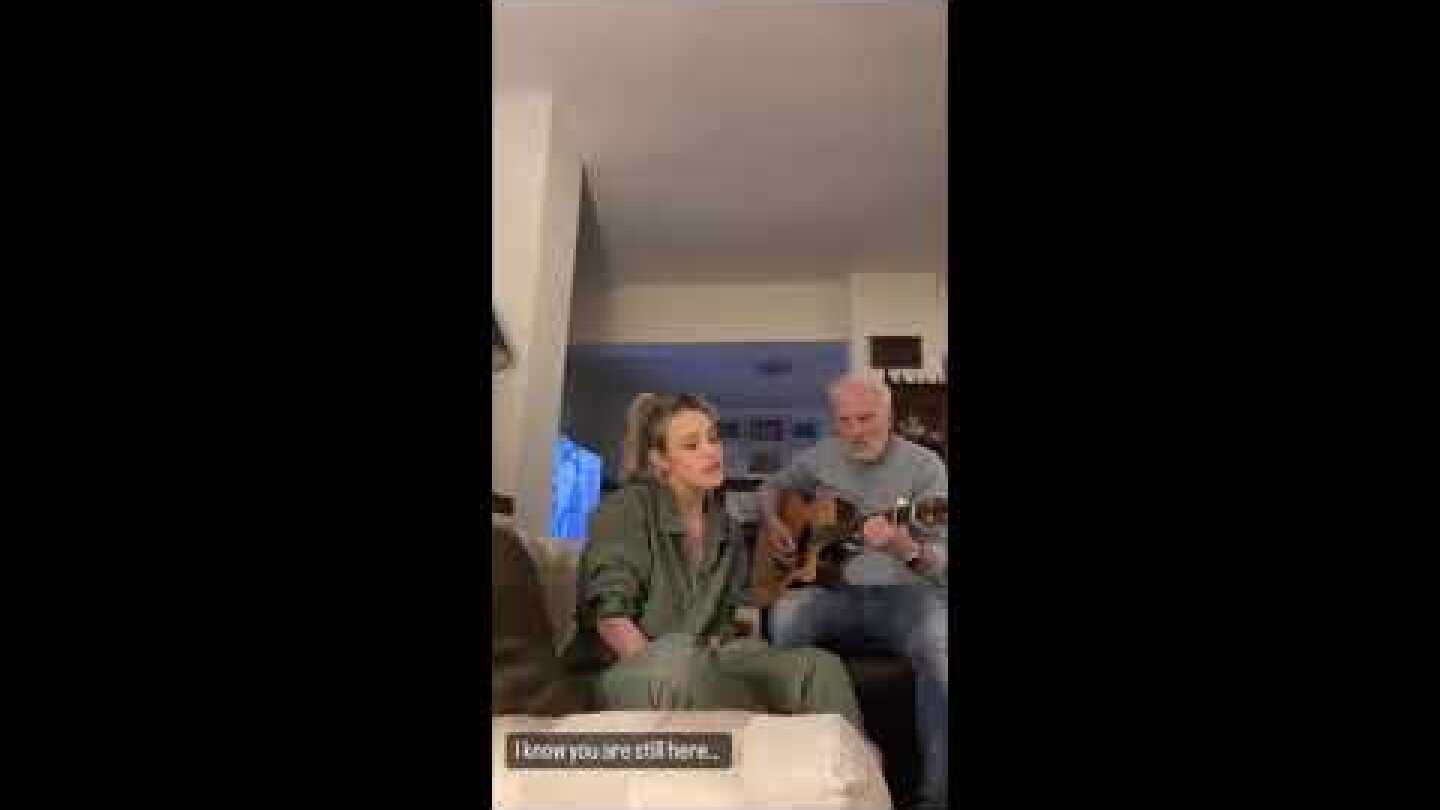 Ρόμπερτ Ουίλιαμς: Ραγίζει καρδιές το βίντεο της κόρης του Ιλένιαςμετά την είδηση του θανάτου του