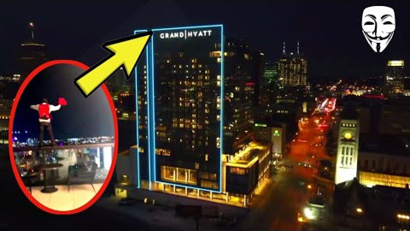 Two men with parachutes jump from a hotel roof in Nashville 2021