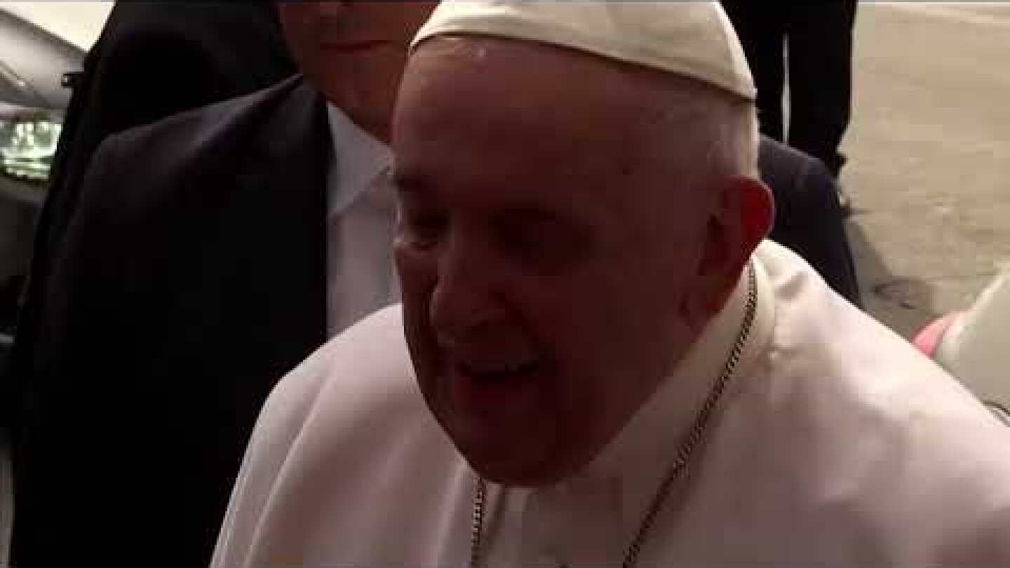 WATCH: Pope Francis leaving hospital and greeting crowds