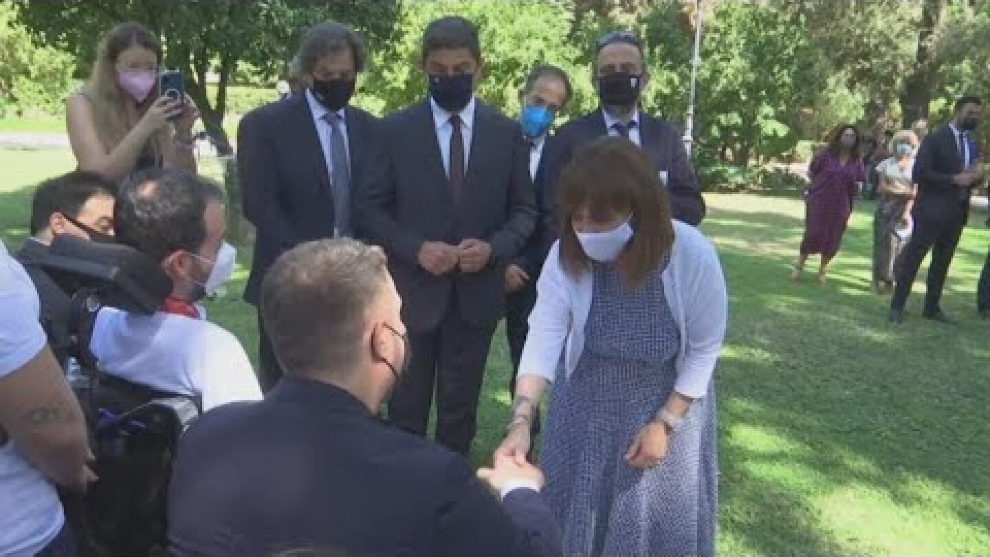 Η Κατερίνα Σακελλαροπούλου συναντήθηκε με την ελληνική αποστολή των Παραολυμπιακών Αγώνων