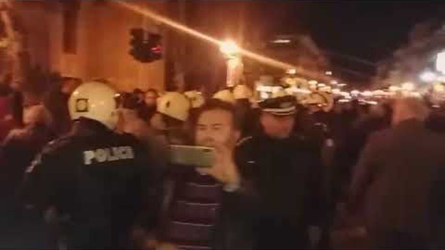 kozan.gr: Αποδοκιμάστηκαν μέλη και φίλοι του ΣΥΡΙΖΑ - Πτολεμαίδα