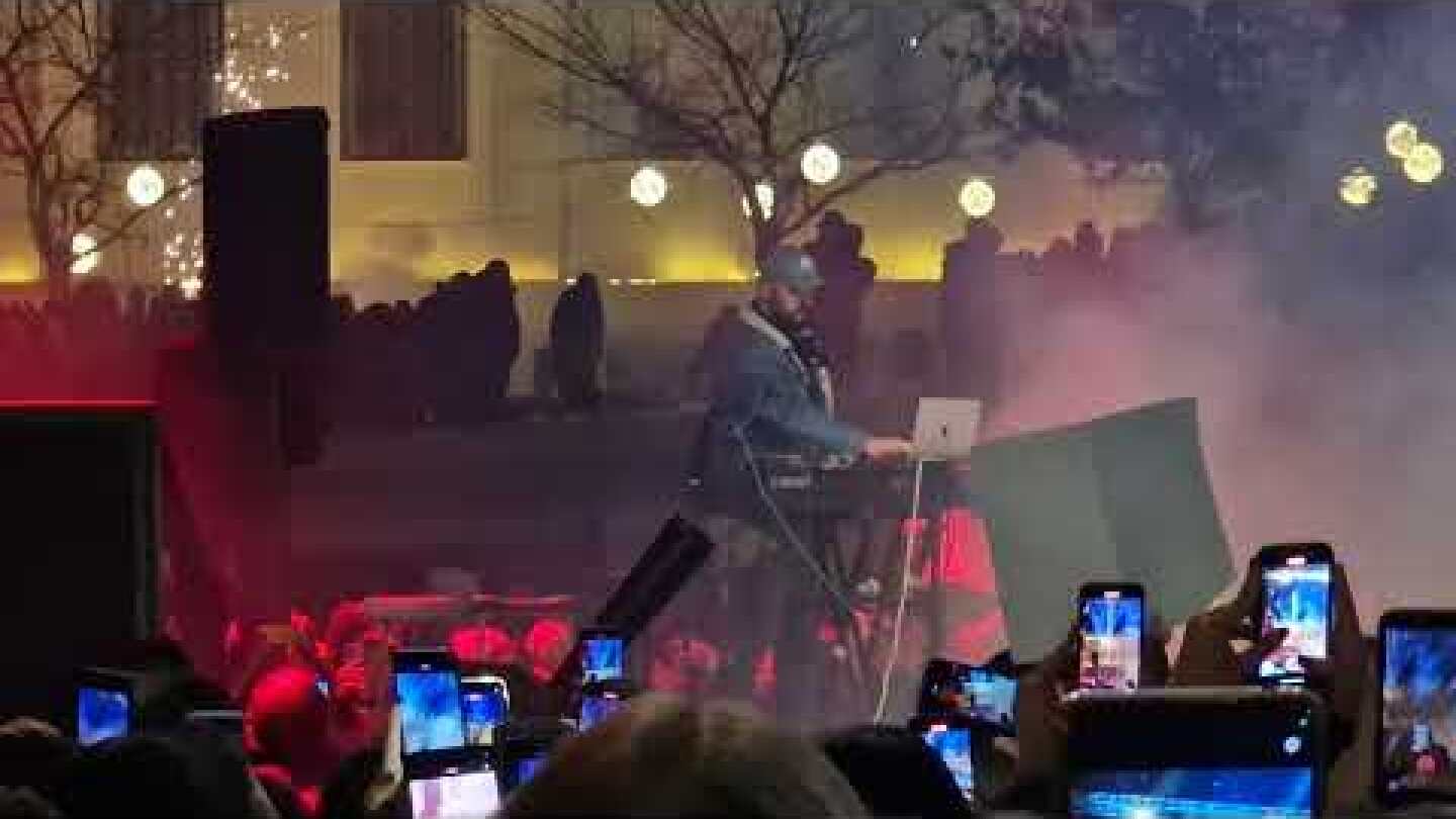 Επικίνδυνα πυροτεχνηματα Κοζανη συναυλία για άναμμα δέντρου 