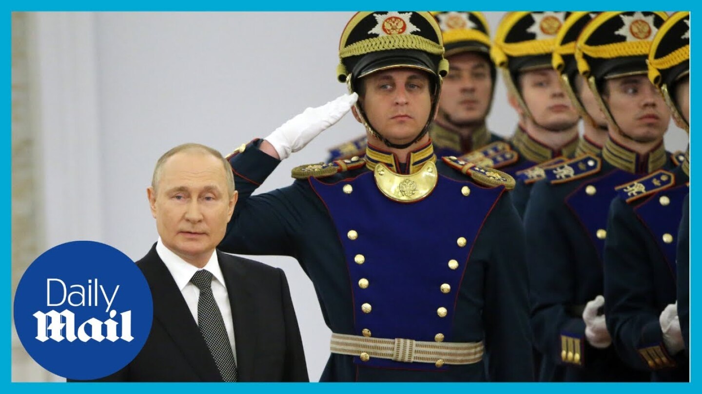 Vladimir Putin congratulates citizens on Russia Day