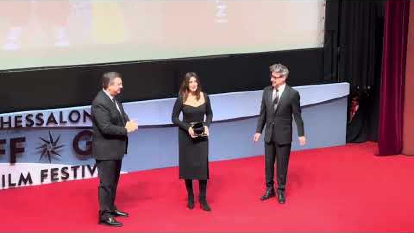 Thestival.gr Απονομή του βραβείου «Χρυσός Αλέξανδρος» στην Μονικα Μπελουτσι