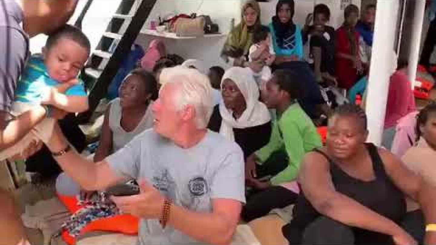 Richard Gere en el barco del Proactiva Open Arms