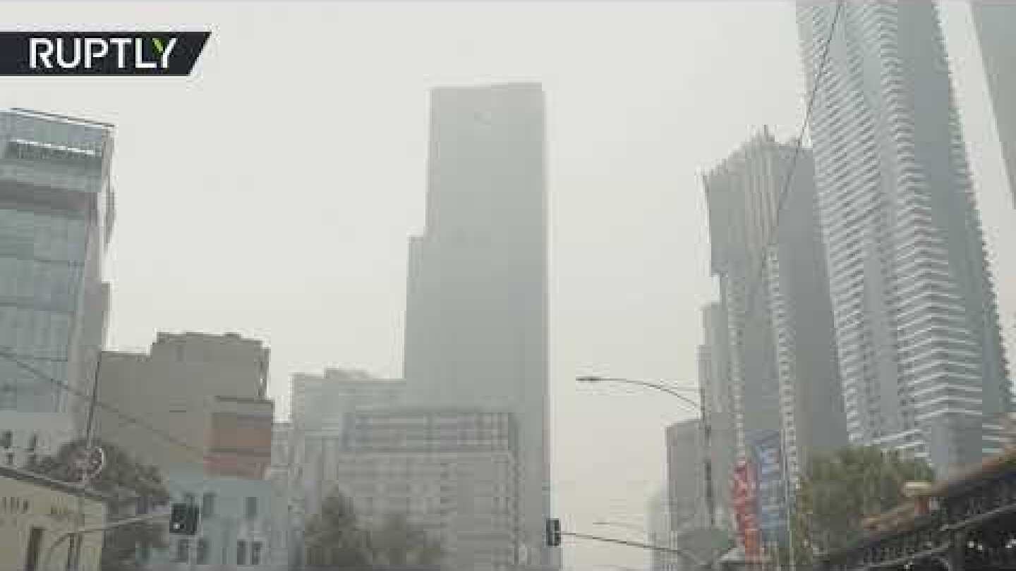 Thick haze from bushfires engulfs Australian Melbourne
