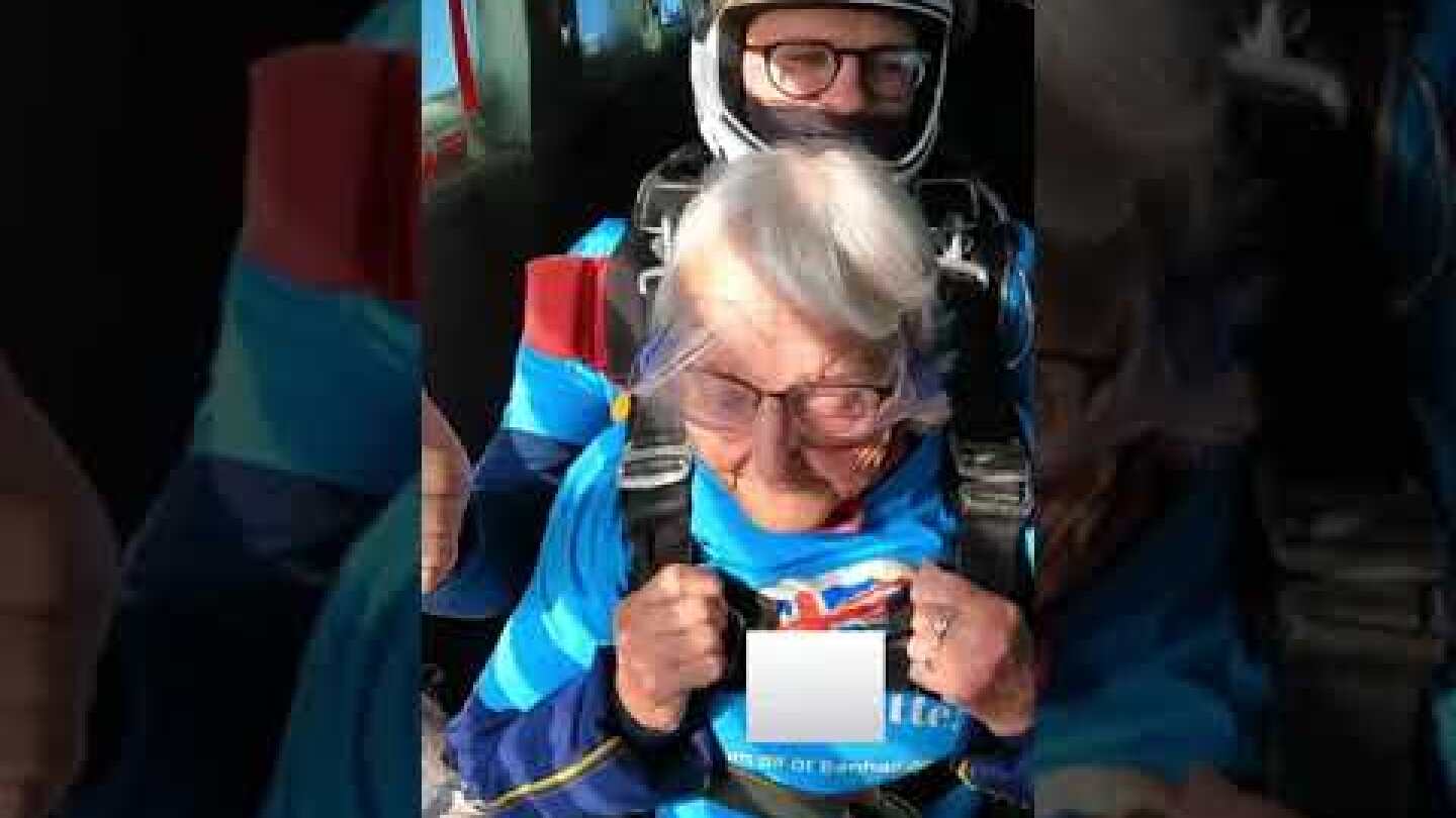 102-year-old breaks skydiving record