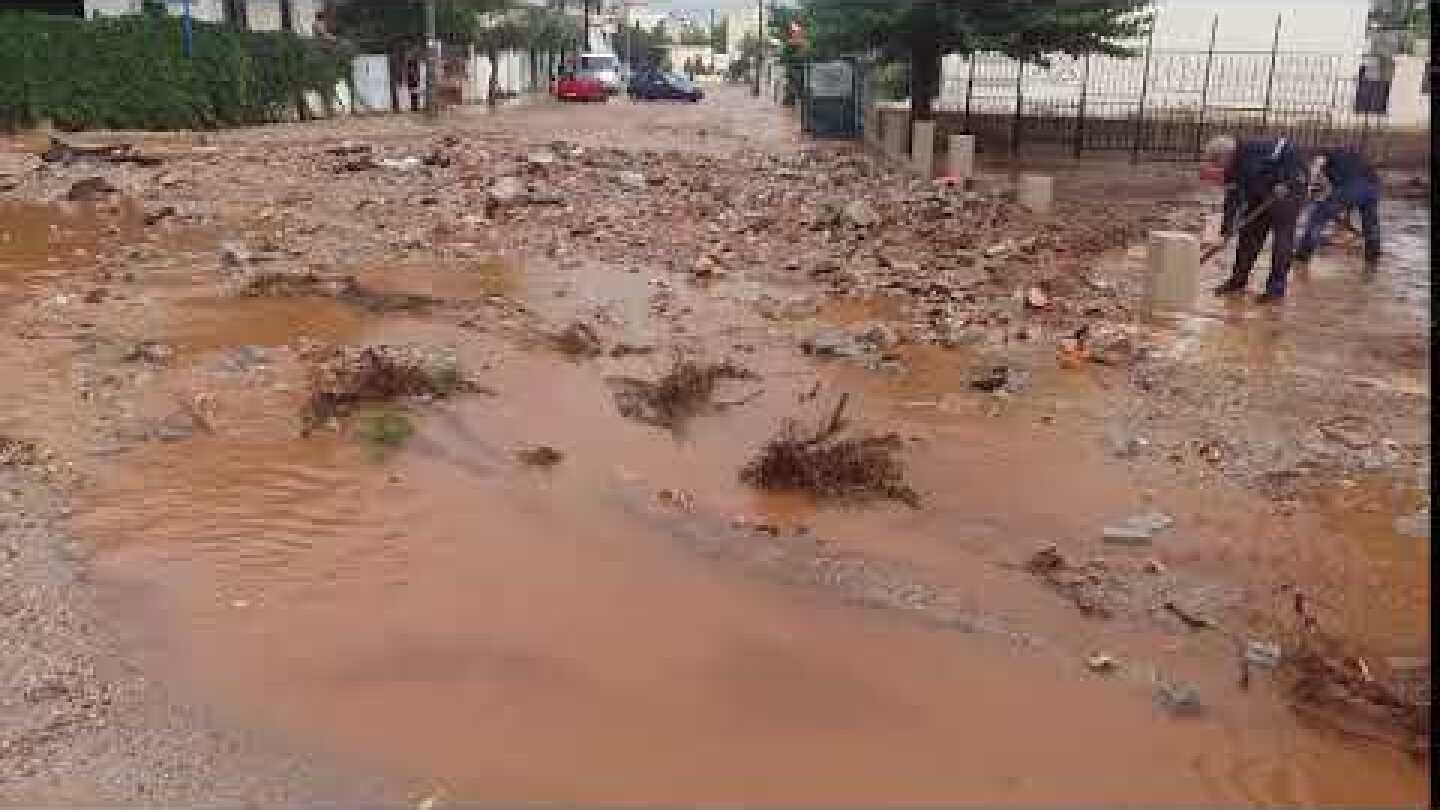 Εικόνες καταστροφής στη Μάνδρα Αττικής από τη νεροποντή