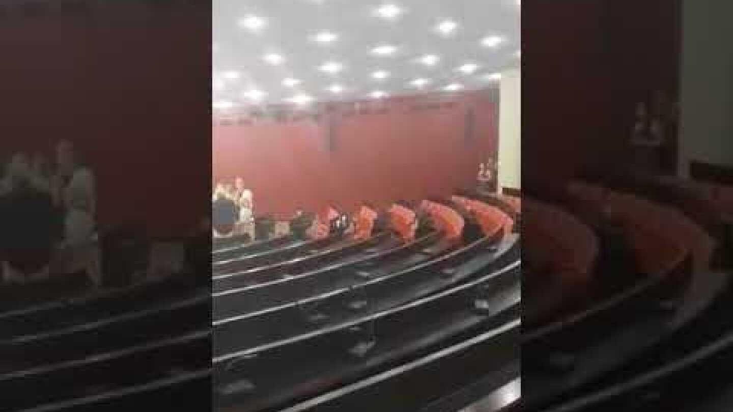 Τραγουδούν «Μακεδονία ξακουστή» μέσα στην εκδήλωση του ΣΥΡΙΖΑ - Voria.gr