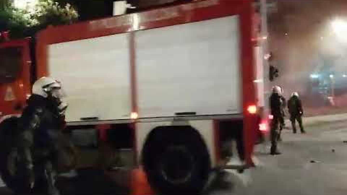 ΦΩΤΙΑ ΣΤΙΣ ΕΓΚΑΤΑΣΤΑΣΕΙΣ ΤΟΥ ΜΕΤΡΟ ΣΤΗΝ ΘΕΣΣΑΛΟΝΙΚΗ